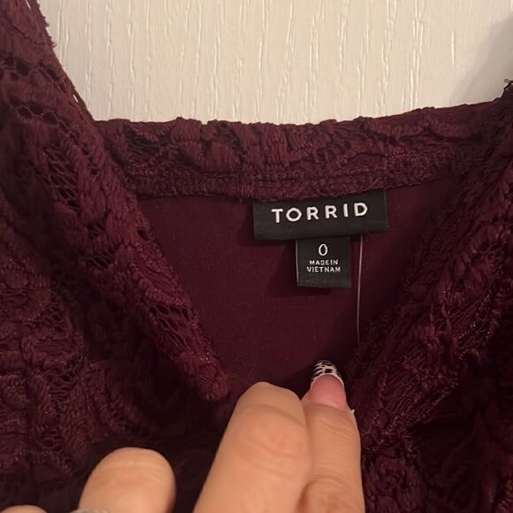NWT Burgundy Lace Bodycon Dress - Picture 3 of 5
